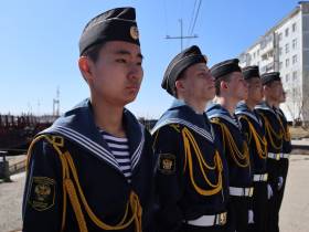 В Якутске встретили первый теплоход навигации 2023 года