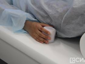 Хирург из Иркутска провела мастер-класс на новом лазере для якутских офтальмологов