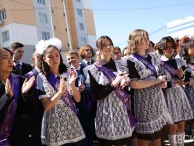 Последний звонок в школе №6 Якутска: успехи учеников и стандарты образования будущего