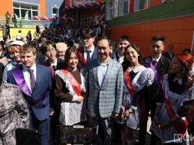 Последний звонок в школе №6 Якутска: успехи учеников и стандарты образования будущего