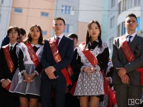 Последний звонок в школе №6 Якутска: успехи учеников и стандарты образования будущего