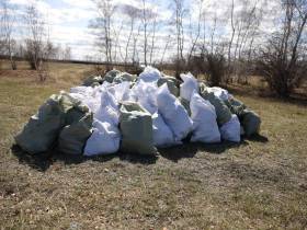 Глава Якутии принял участие в экологической акции «Чистая земля Олонхо»