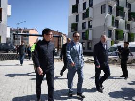 Айсен Николаев навестил жительницу нового микрорайона «Звездный» Якутска