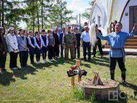 «Великая честь и большая ответственность»: Героя России Колесова чествовали в родном Намском районе