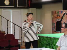 Замминистра культуры Якутии встретилась с труппой театра эстрады после требований уволить Чаранскую