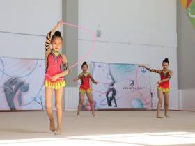 Около 170 гимнасток собрали межмуниципальные соревнования «Crystal Summer-II» в Якутске