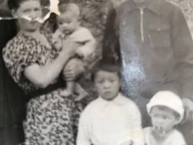 В Якутии труженицу Великой Отечественной войны Анастасию Кудрину поздравили с 98-летием