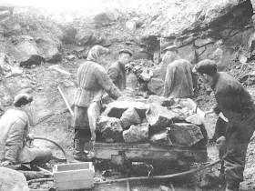 В Якутии труженицу Великой Отечественной войны Анастасию Кудрину поздравили с 98-летием