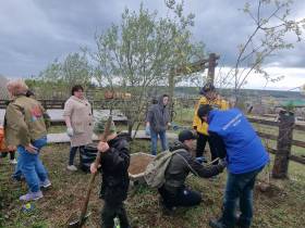 Железнодорожники приняли участие в акции «100 берез к 100-летию Алдана»