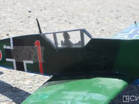 В Якутске состоялись соревнования среди школьников по запуску самодельных самолетов