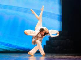 В Якутске состоялась премьера хореографической легенды «Ситим»