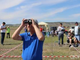 Школьники запустили самодельные ракеты у села Хатассы