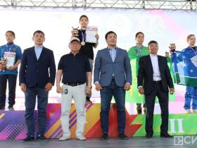 В Якутске торжественно наградили чемпионов третьего дня спартакиады учащихся