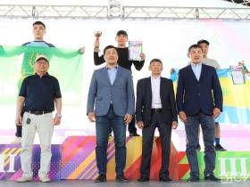 В Якутске торжественно наградили чемпионов третьего дня спартакиады учащихся