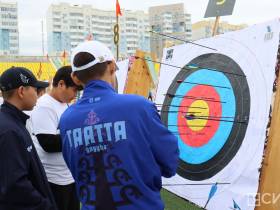 Стрельба из лука собрала 18 муниципальных команд на спартакиаде учащихся Якутии