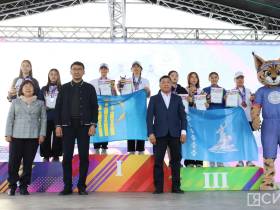 Бадминтон, теннис и шахматы: в Якутске вручили медали чемпионам спартакиады учащихся республики