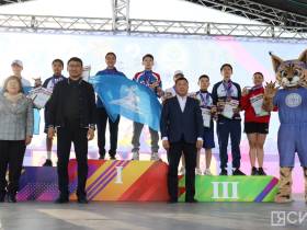 Бадминтон, теннис и шахматы: в Якутске вручили медали чемпионам спартакиады учащихся республики