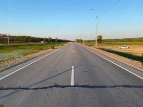 В Якутии пьяный мотоциклист насмерть сбил теленка. Водитель и пассажир госпитализированы