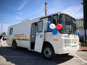 Айсен Николаев вручил ключи от автомобилей главным врачам 38 больниц Якутии