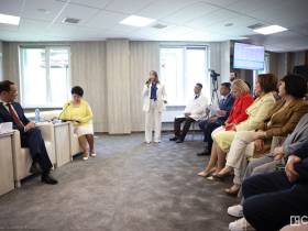 Айсен Николаев вручил ключи от автомобилей главным врачам 38 больниц Якутии