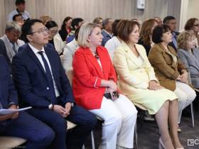 Айсен Николаев встретился с руководителями медучреждений Якутии