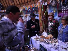 «Сохранение традиций»: кумыс местного производства презентовали на Ысыахе Туймаады
