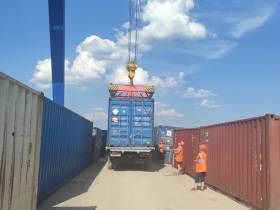 В «Железных дорогах Якутии» рассказали о сервисе контейнерных поездов