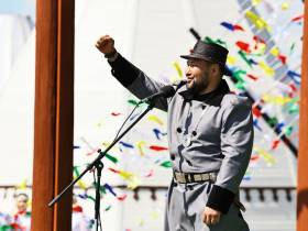 Фото: обзор нарядов известных якутян на Ысыахе Туймаады — 2023