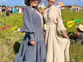 Фото: обзор нарядов известных якутян на Ысыахе Туймаады — 2023