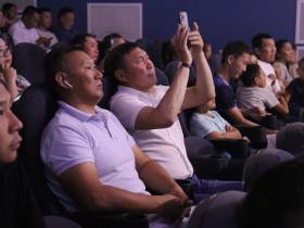 Победителю Игр Дыгына Вячеславу Дьяконову вручили миллион рублей