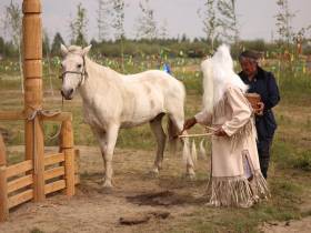 Торжественное открытие Ысыаха Олонхо состоялось в Оймяконском районе Якутии