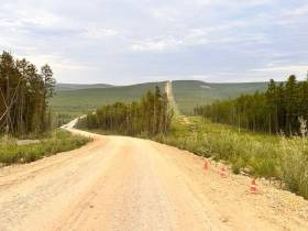 В Олекминском районе Якутии из-за отказа тормозов водитель большегруза выпрыгнул из кабины и погиб