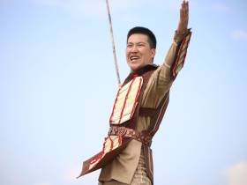 Фоторепортаж: первый день Ысыаха Олонхо в Оймяконском районе Якутии