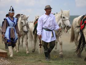 Фоторепортаж: первый день Ысыаха Олонхо в Оймяконском районе Якутии