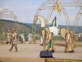 Фоторепортаж: первый день Ысыаха Олонхо в Оймяконском районе Якутии