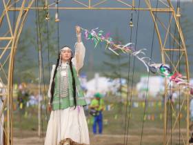 Фоторепортаж: первый день Ысыаха Олонхо в Оймяконском районе Якутии