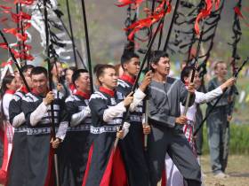 Фоторепортаж: первый день Ысыаха Олонхо в Оймяконском районе Якутии