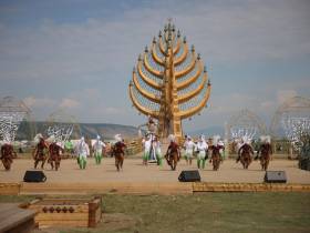 Фоторепортаж: первый день Ысыаха Олонхо в Оймяконском районе Якутии