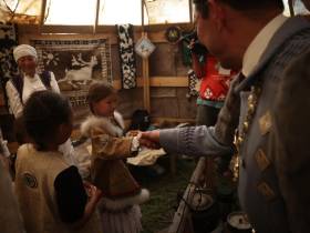 Фоторепортаж: первый день Ысыаха Олонхо в Оймяконском районе Якутии