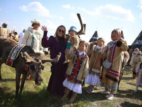 Фоторепортаж: первый день Ысыаха Олонхо в Оймяконском районе Якутии