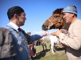 Фоторепортаж: первый день Ысыаха Олонхо в Оймяконском районе Якутии