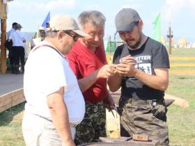 Якутские ножи представили мастера на Ысыахе Олонхо