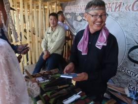 Якутские ножи представили мастера на Ысыахе Олонхо