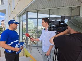 Активисты «Единой России» проверили доступность городской среды для маломобильных категорий якутян