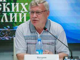 Камчатский писатель презентовал книгу «Тайны якутских фамилий»