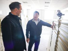 Айсен Николаев поручил завершить ремонт в гимназии в Булунском районе в установленные сроки