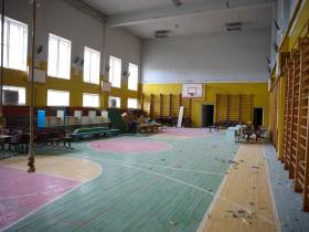 Айсен Николаев поручил завершить ремонт в гимназии в Булунском районе в установленные сроки