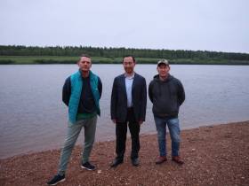 Глава Якутии встретился с якутскими режиссерами Дмитрием Давыдовым и Степаном Бурнашевым