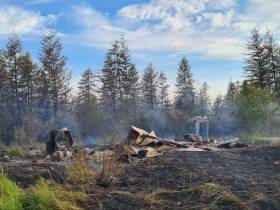 Несколько очагов возгораний потушили на крупном лесном пожаре в Среднеколымском районе