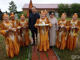 Глава Якутии посетил музей переселения в Чурапчинском районе